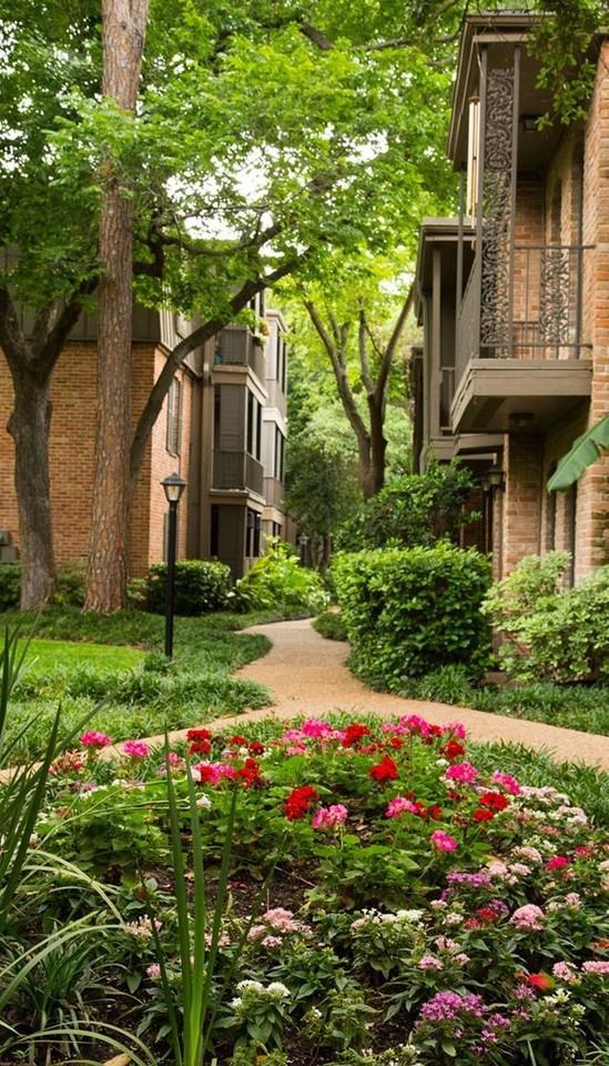 2400 Yorktown St #C3 - Photo 2 of 16