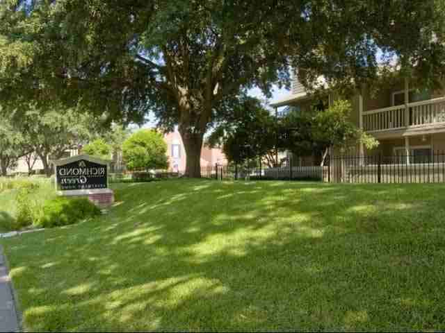 9940 Richmond Ave #C1 - Photo 2 of 17