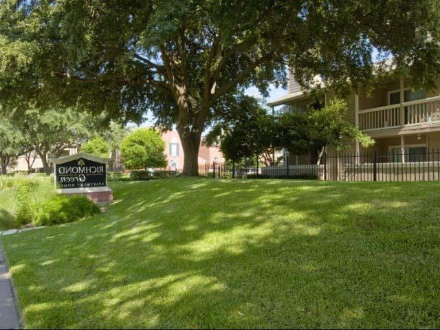 9940 Richmond Ave #C2 - Photo 2 of 18