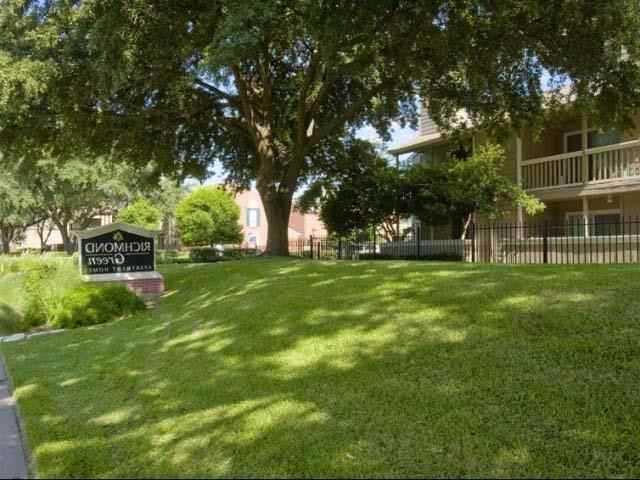 9940 Richmond Ave #B2 - Photo 2 of 18