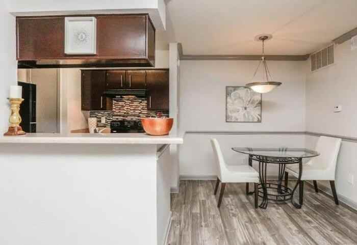 10615 Meadowglen Ln #B4 - Photo 3 of 8