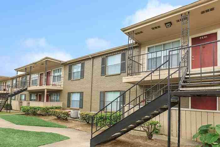 10881 Richmond Ave #A1 - Photo 2 of 22