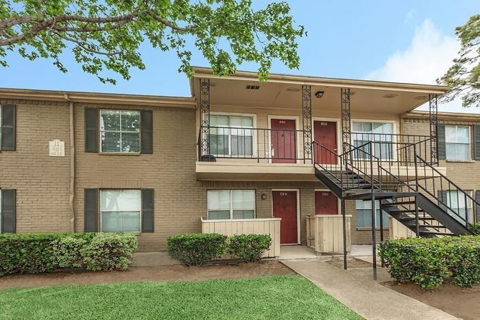 10881 Richmond Ave #A1 - Photo 3 of 22