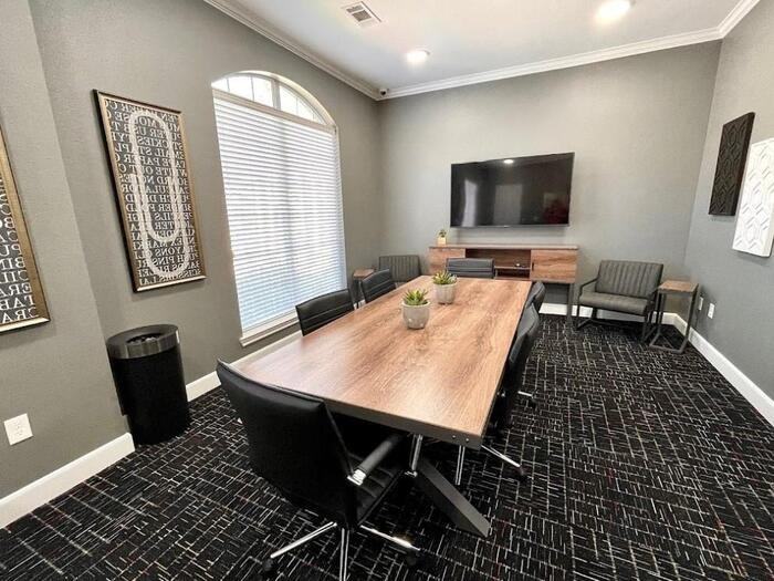 1520 Enclave Pkwy #B1 - Photo 3 of 18