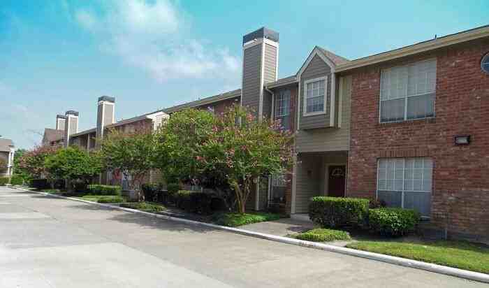 12730 Whittington Dr #B2 - Photo 2 of 11