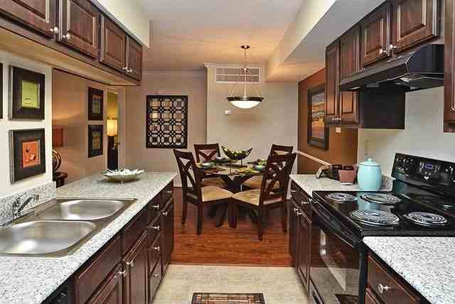 231 Interstate 45 N #B3 - Photo 5 of 15