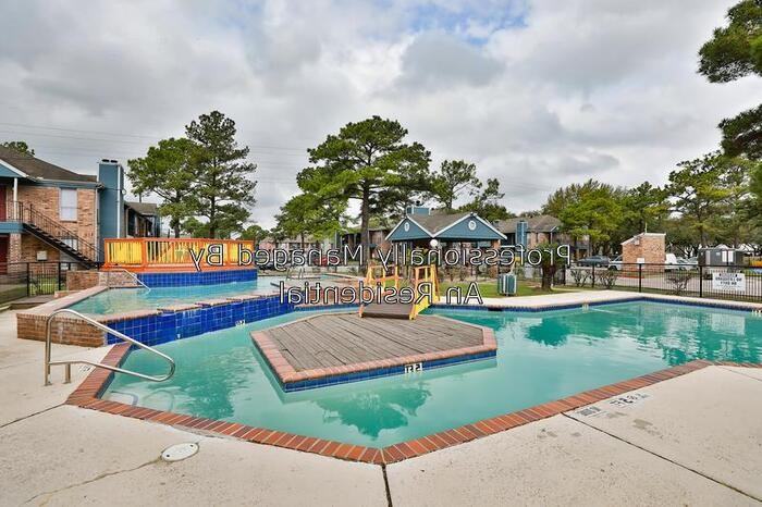 1415 Greens Pkwy #C1 - Photo 4 of 37