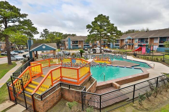 1415 Greens Pkwy #C1 - Photo 5 of 37