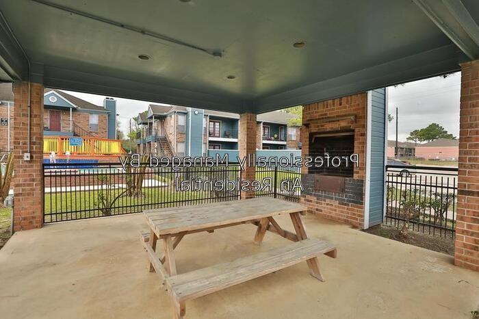 1415 Greens Pkwy #C1 - Photo 7 of 37