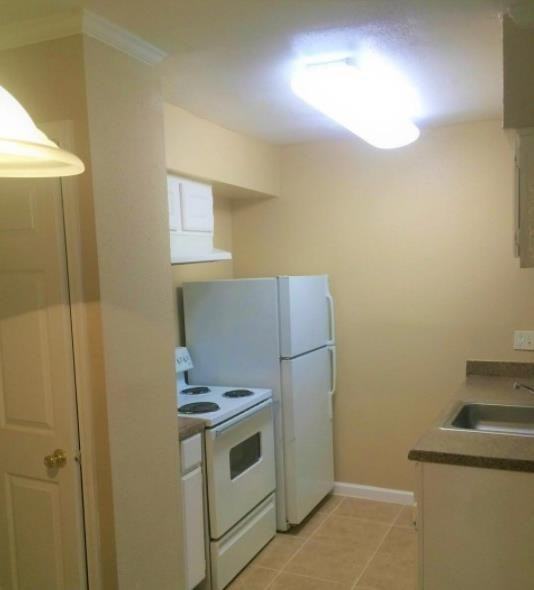 1000 Greens Rd #B3 - Photo 7 of 12