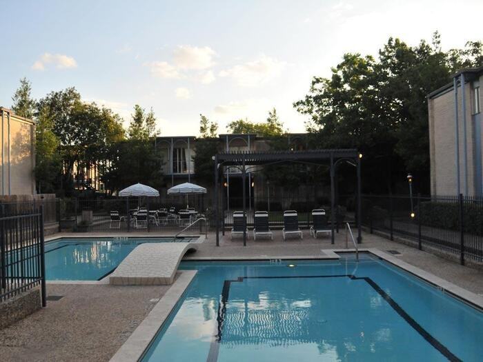 4301 Bissonnet St #C1 - Photo 3 of 4