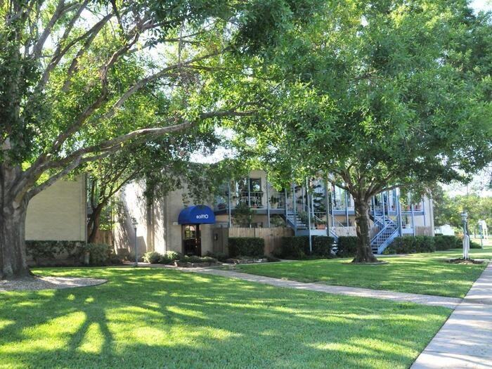 4301 Bissonnet St #C4 - Photo 2 of 7