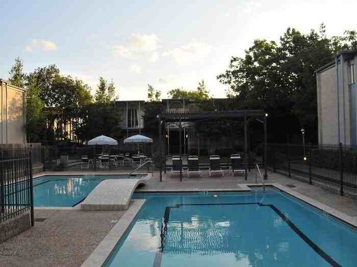 4301 Bissonnet St #C4 - Photo 3 of 7