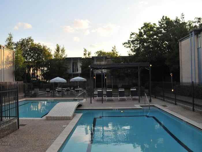 4301 Bissonnet St #B1 - Photo 3 of 4