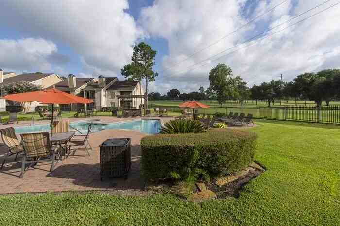 1111 Golfview Dr #B3 - Photo 3 of 32