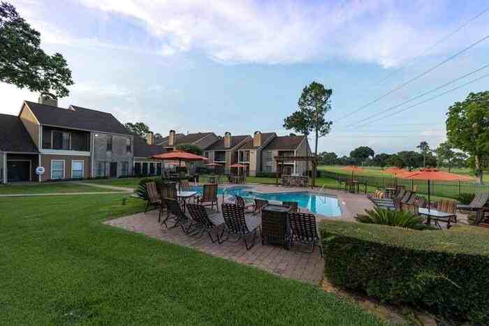 1111 Golfview Dr #B3 - Photo 4 of 32