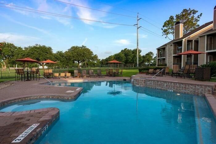 1111 Golfview Dr #B3 - Photo 5 of 32