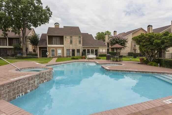 1111 Golfview Dr #B3 - Photo 6 of 32