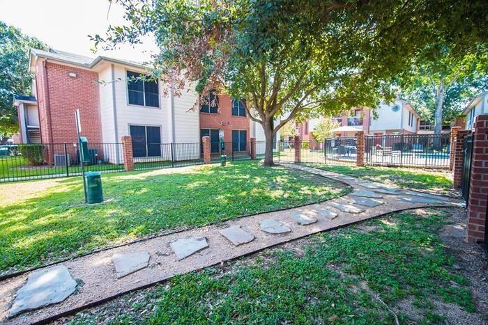 4720 Reading Rd #B1 - Photo 4 of 19