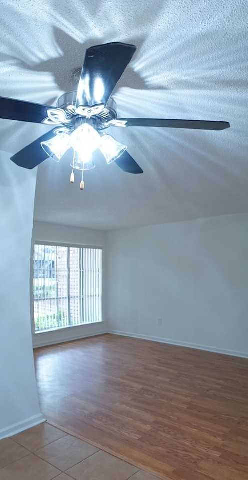 711 Holiday Dr #C2 - Photo 2 of 3