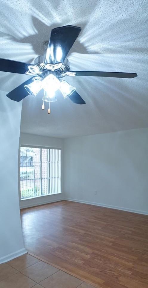 711 Holiday Dr #B1 - Photo 2 of 3