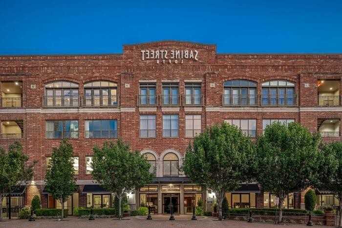 150 Sabine St #C4 - Photo 2 of 23