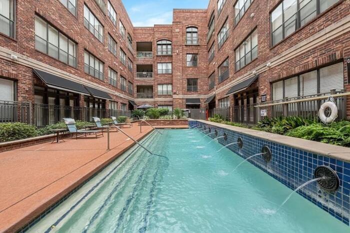 150 Sabine St #B9 - Photo 3 of 28