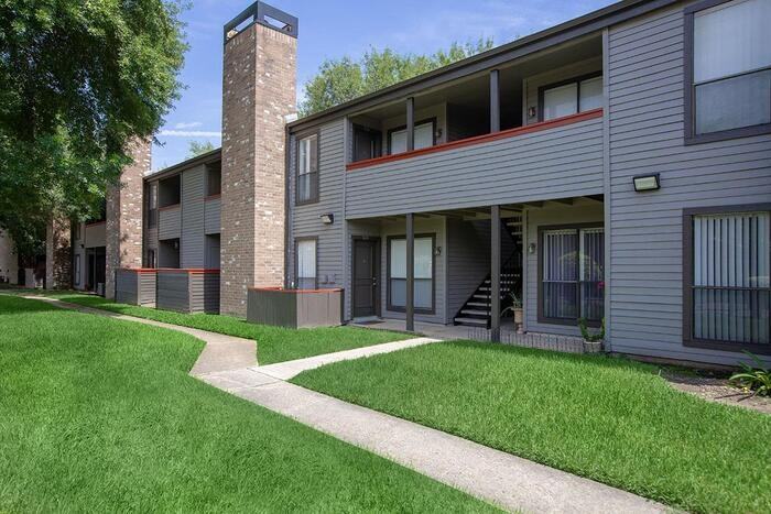 3520 Burke Rd #B1 - Photo 3 of 9