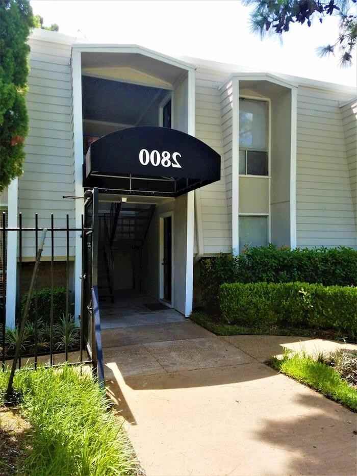 2800 W T C Jester Blvd #C1 - Photo 3 of 13