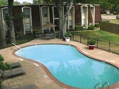 2800 W T C Jester Blvd #C1 - Photo 4 of 13