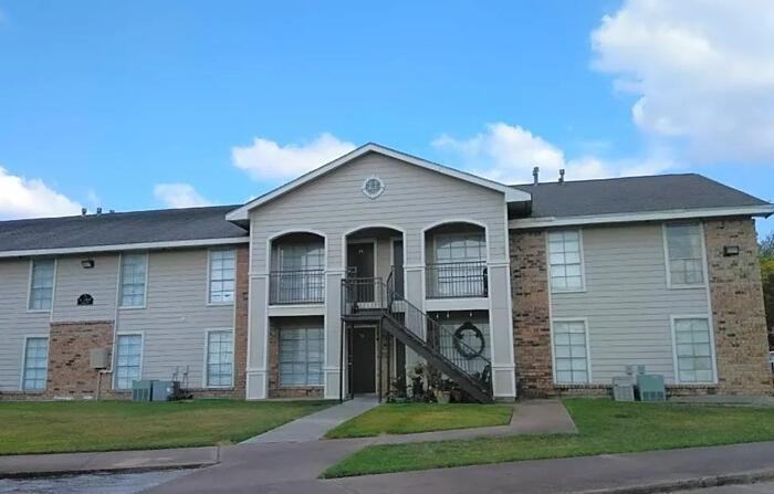 10901 Telephone Rd #E1 - Photo 3 of 20