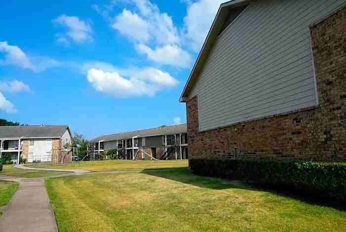 10901 Telephone Rd #D1 - Photo 6 of 20