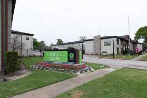 featured image of 1515 Campbell Rd #D1