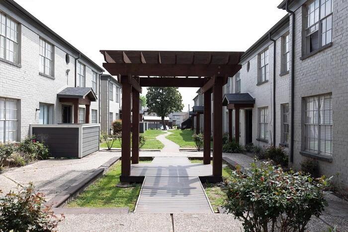 1515 Campbell Rd #D1 - Photo 5 of 46