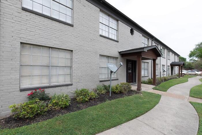 1515 Campbell Rd #D1 - Photo 7 of 46