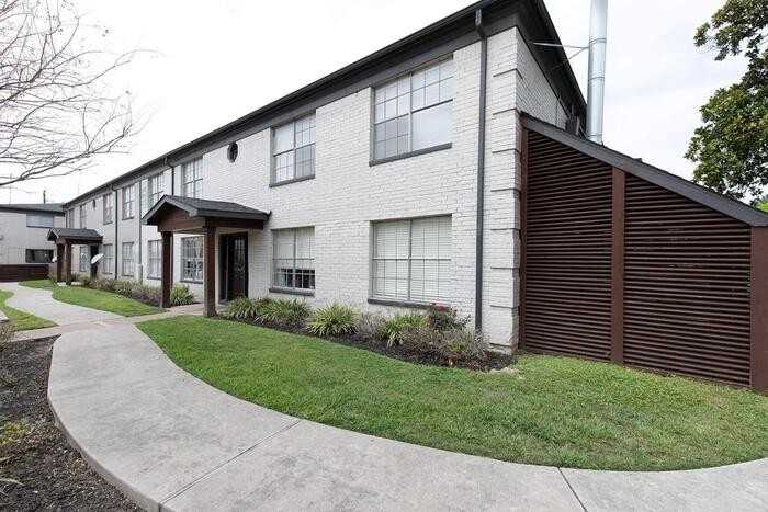 1515 Campbell Rd #C1 - Photo 4 of 46