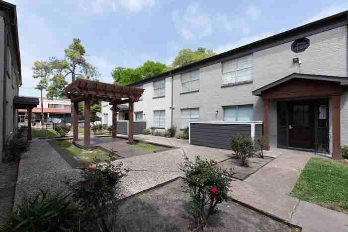 1515 Campbell Rd #C2 - Photo 6 of 47