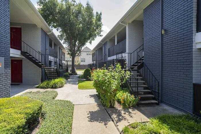 9999 Kempwood Dr #B1 - Photo 2 of 10