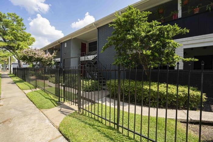 9999 Kempwood Dr #B1 - Photo 3 of 10