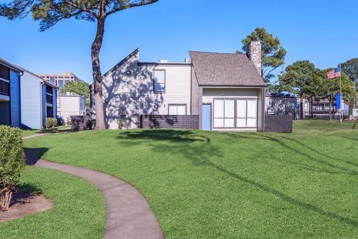 7200 Pinemont Dr #C3 - Photo 2 of 26