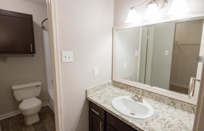 12800 Woodforest Blvd #C1 - Photo 4 of 5