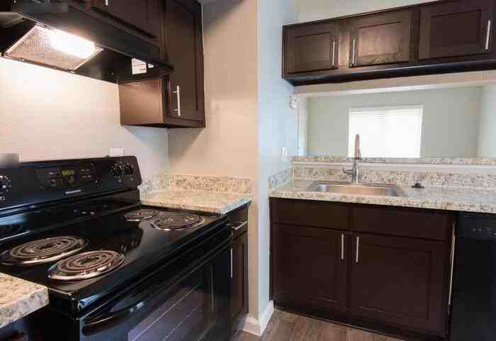 12800 Woodforest Blvd #B3 - Photo 2 of 7