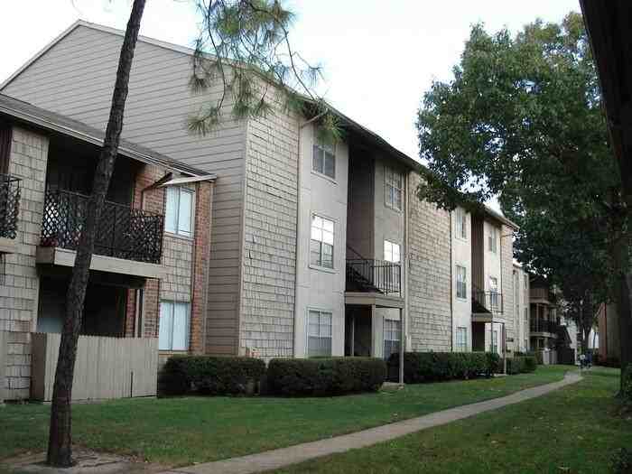 5909 Ranchester Dr #B4 - Photo 3 of 15