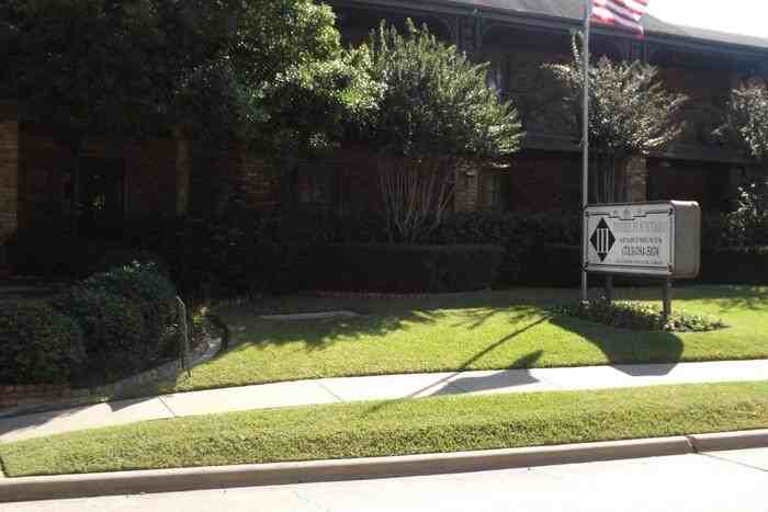 1617 Fountain View Dr #B7 - Photo 2 of 32