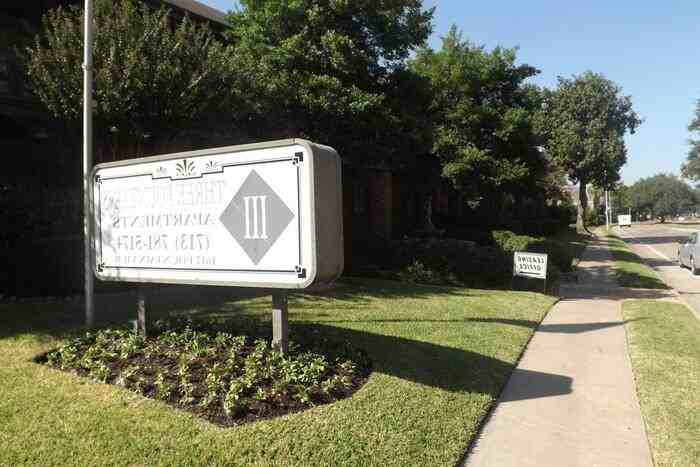 1617 Fountain View Dr #B7 - Photo 6 of 32