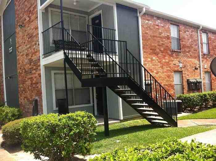 8201 W Bellfort Ave #B1 - Photo 2 of 33