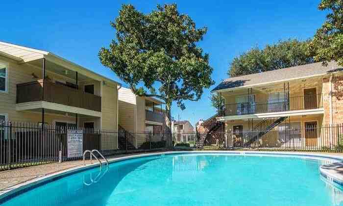 8201 W Bellfort Ave #B1 - Photo 7 of 33