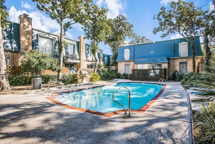 5331 Beverlyhill St #E1 - Photo 4 of 21