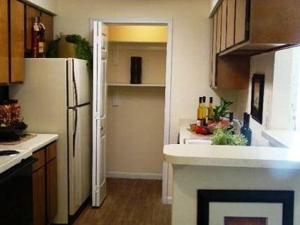 10215 Beechnut St #C2 - Photo 7 of 10