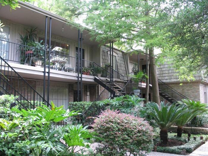 5010 Woodway Dr #B3 - Photo 3 of 14